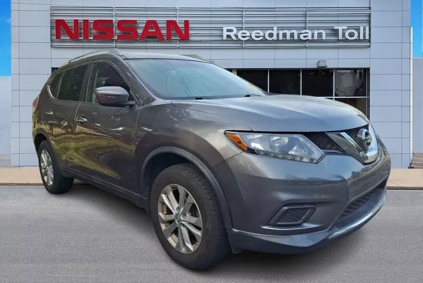 2016 Nissan Rogue SV photo 1
