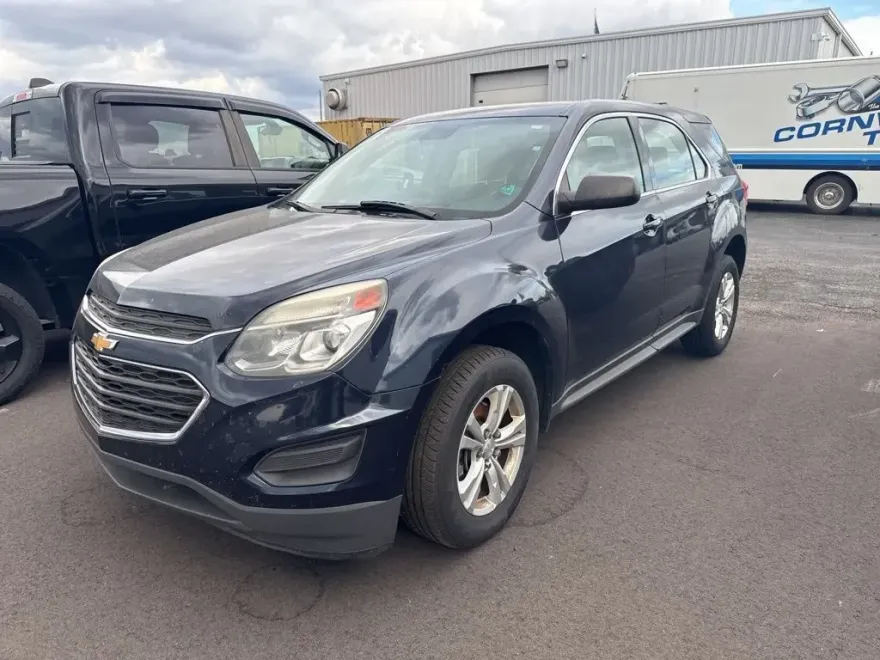 2017 Chevrolet Equinox LS photo 1