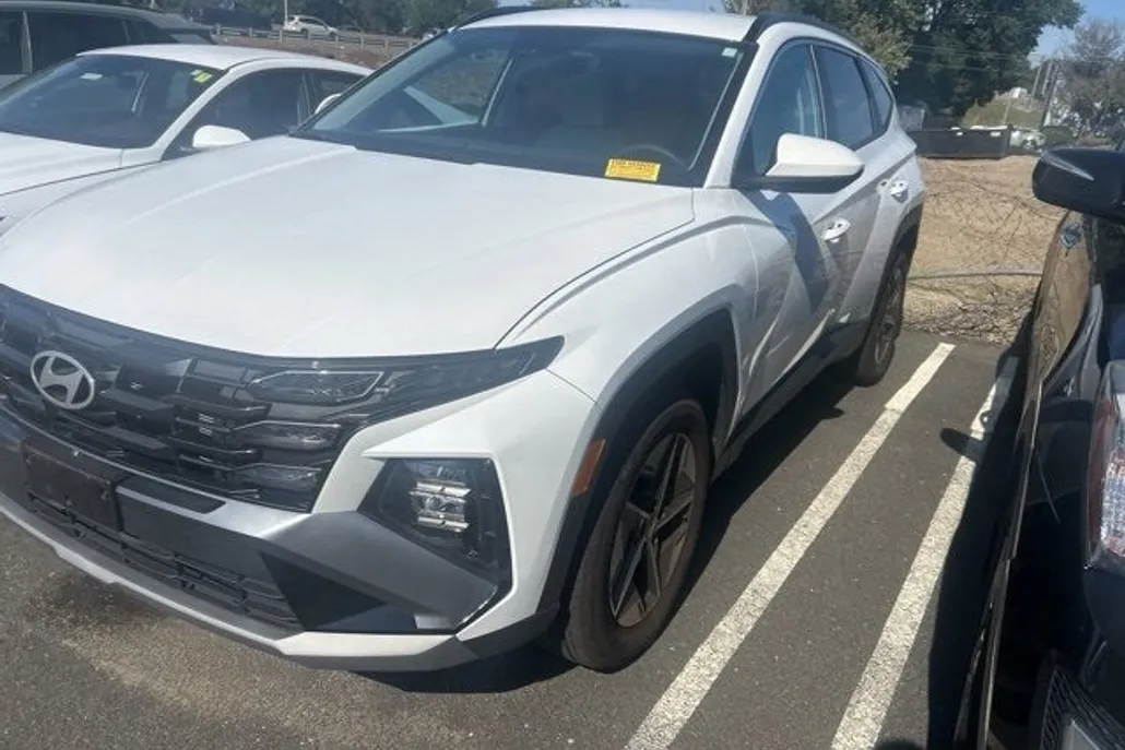 2025 Hyundai Tucson SEL photo 1
