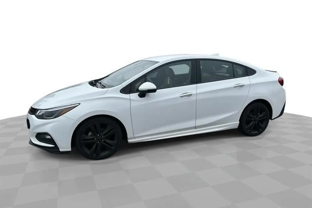 2018 Chevrolet Cruze Premier photo 1