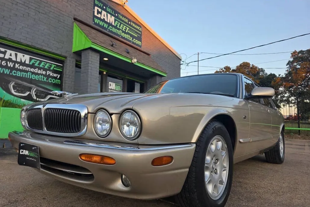 1999 Jaguar XJ 8 Base photo 1
