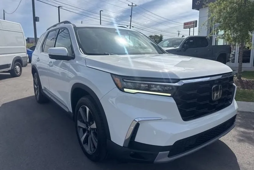 2023 Honda Pilot Elite photo 1