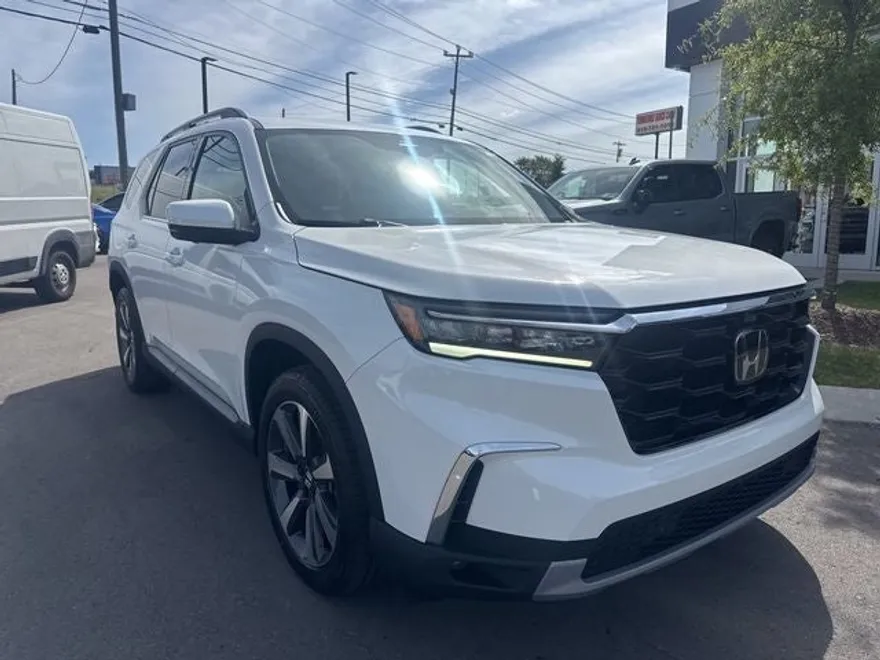 2023 Honda Pilot Elite photo 1