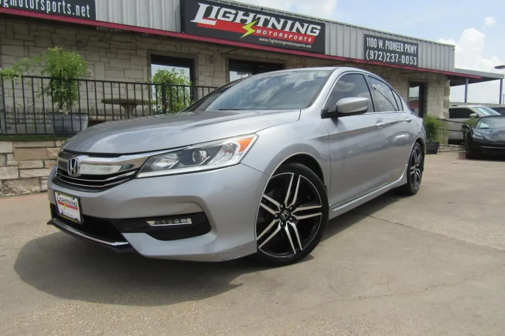 2017 Honda Accord Sport photo 1