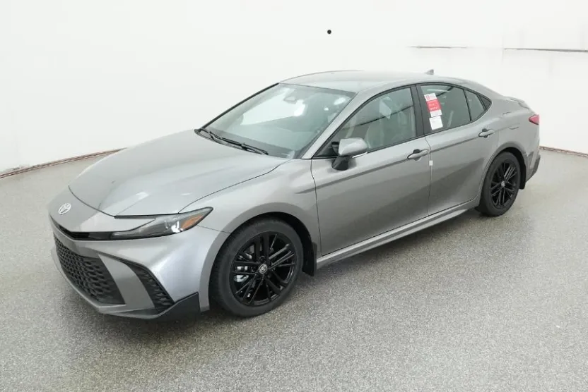 2026 Toyota Camry SE photo 1