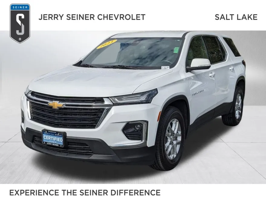 2023 Chevrolet Traverse LS photo 1