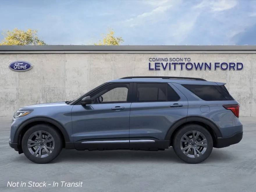 2025 Ford Explorer photo 1