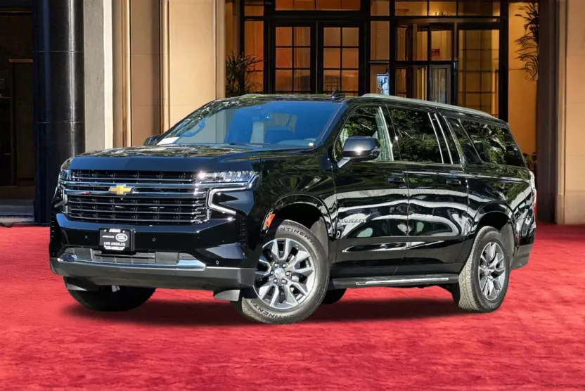 2024 Chevrolet Suburban LT photo 1