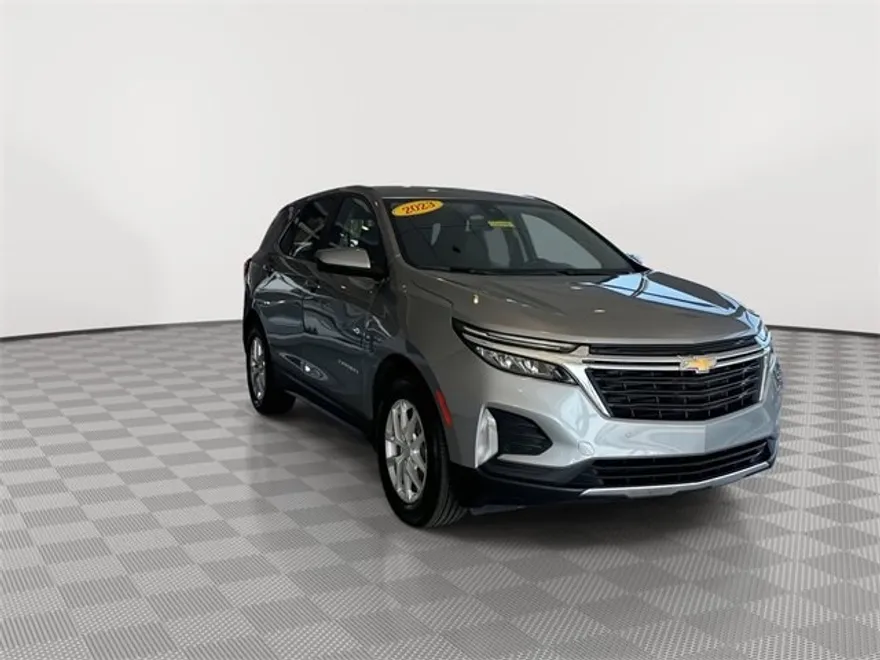 2023 Chevrolet Equinox LT photo 1