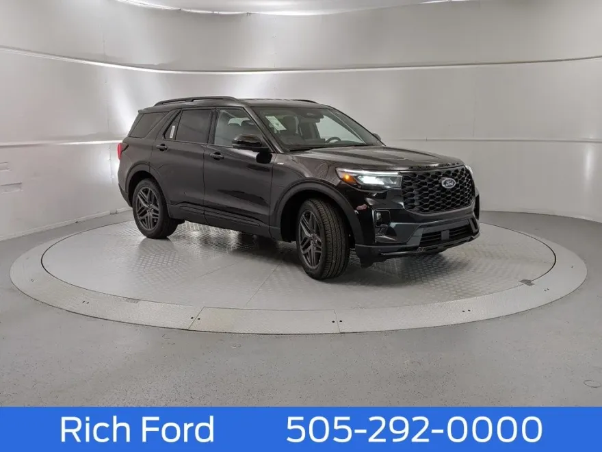2025 Ford Explorer ST-Line photo 1