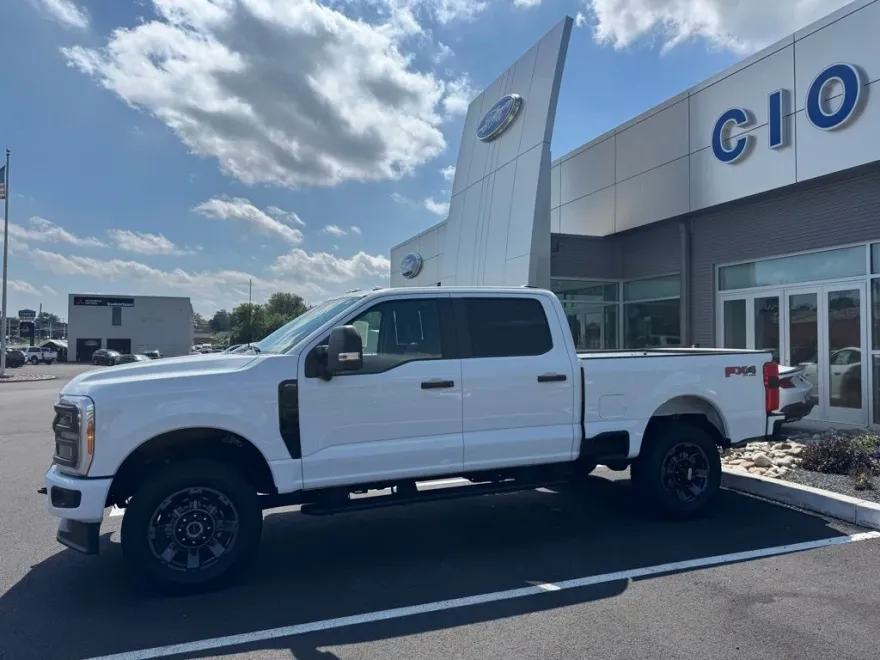 2023 Ford F-250 XL photo 1