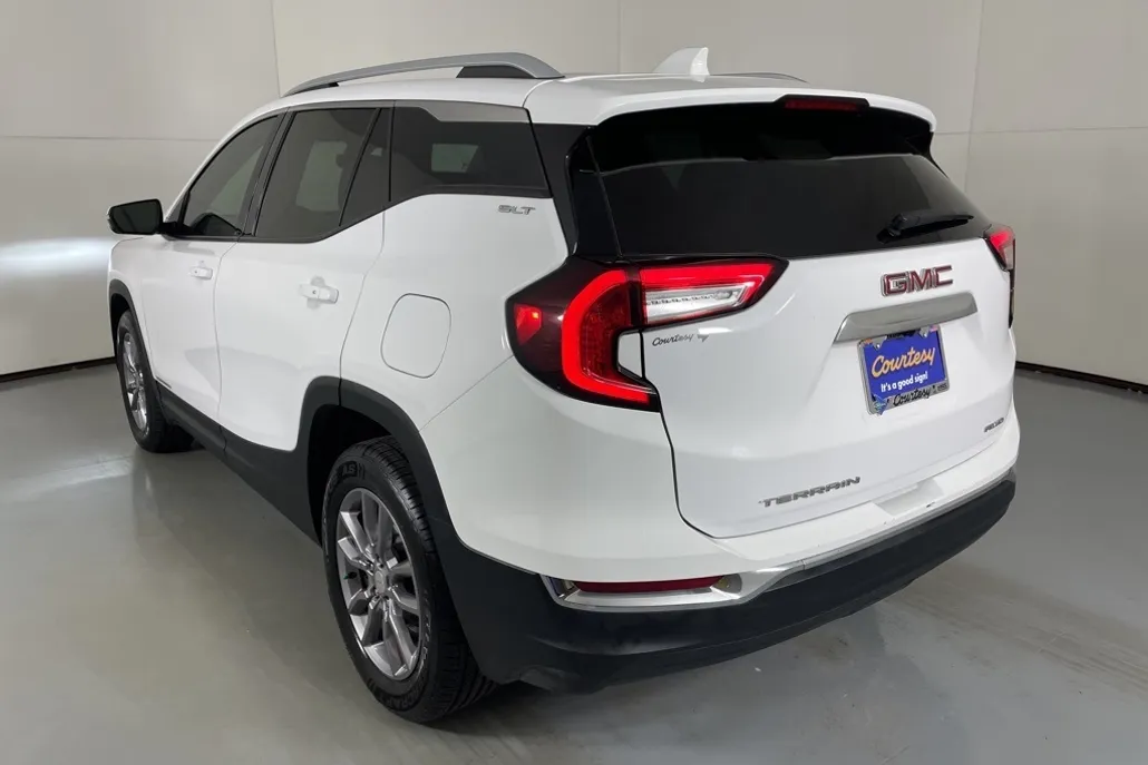 2024 Gmc Terrain SLT photo 1