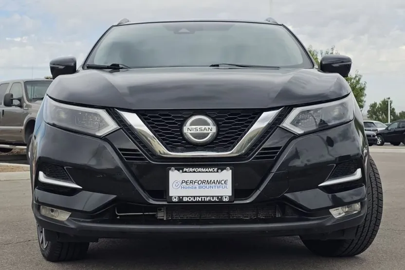 2022 Nissan Rogue Sport SL photo 1
