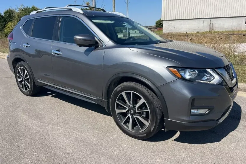 2019 Nissan Rogue SL photo 1