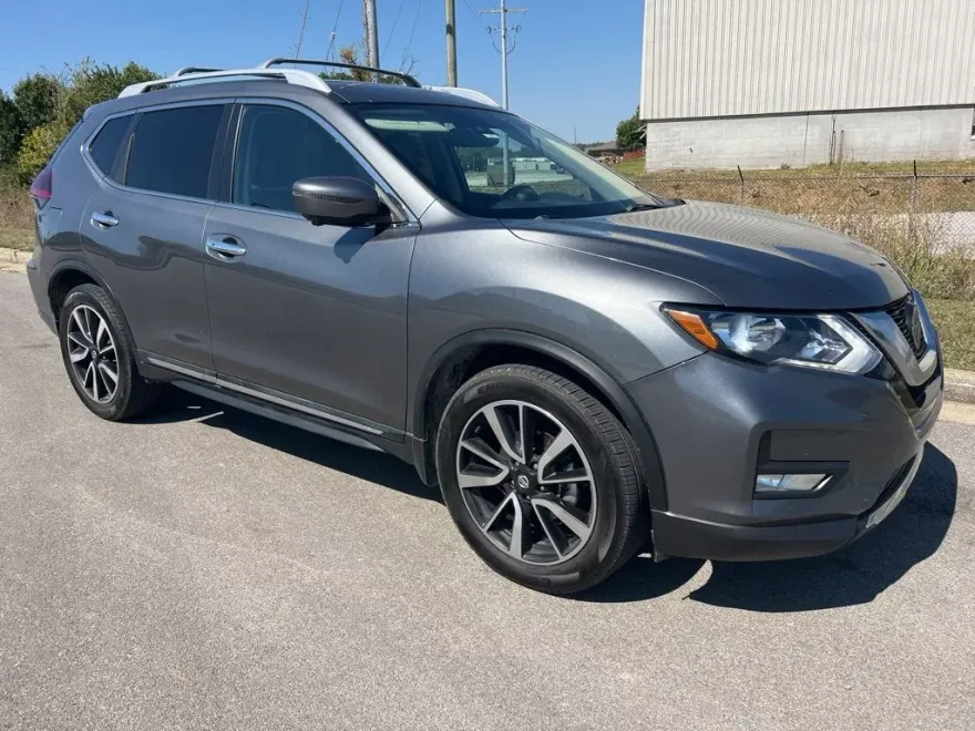 2019 Nissan Rogue SL photo 1