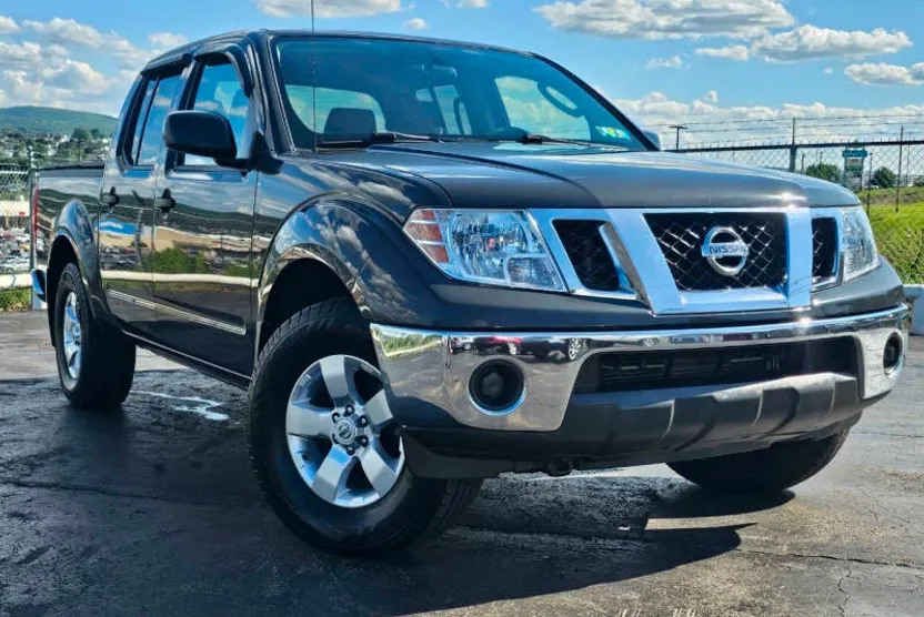 2010 Nissan Frontier SE photo 1