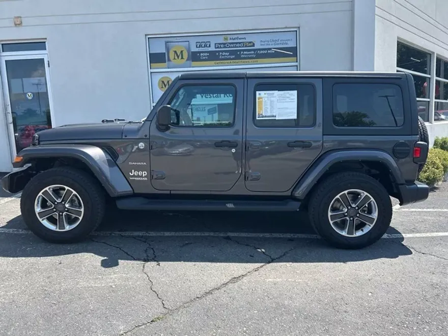 2022 Jeep Wrangler Unlimited Sahara photo 1
