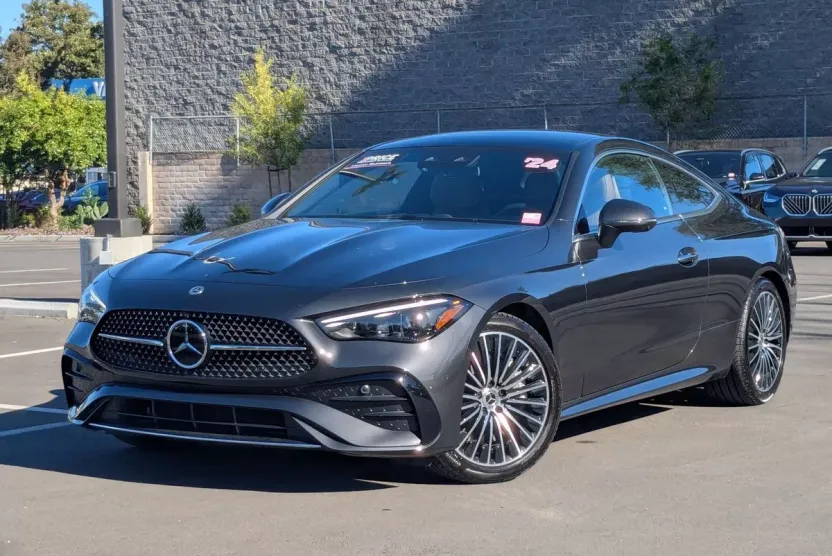 2024 Mercedes Benz CLE 450 4MATIC photo 1
