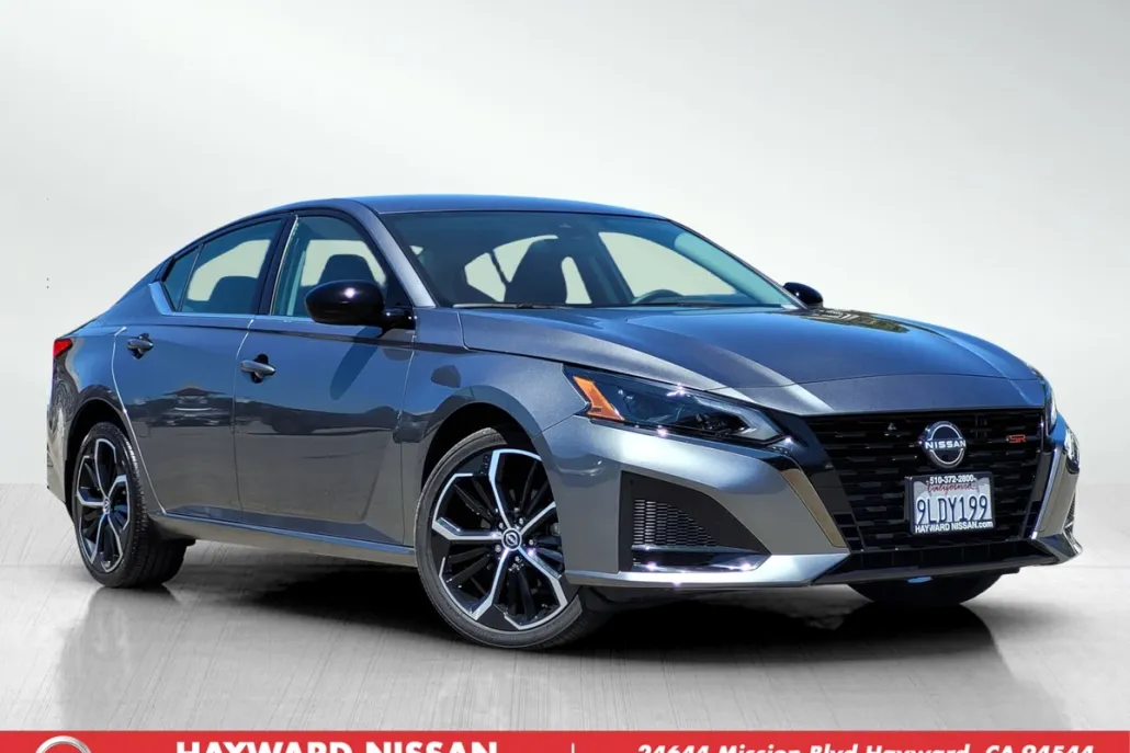 2024 Nissan Altima 2.5 SR photo 1