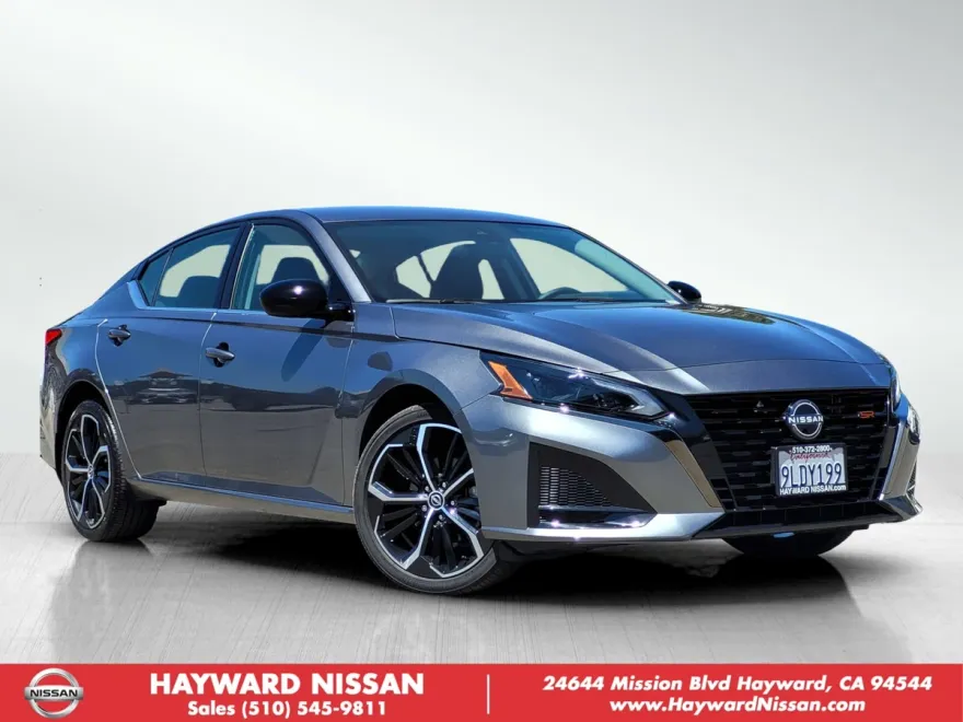 2024 Nissan Altima 2.5 SR photo 1