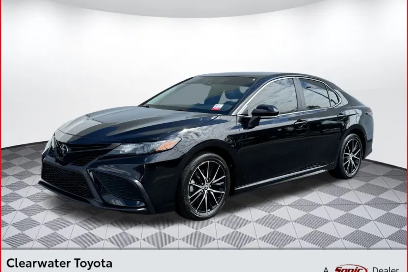2024 Toyota Camry SE photo 1