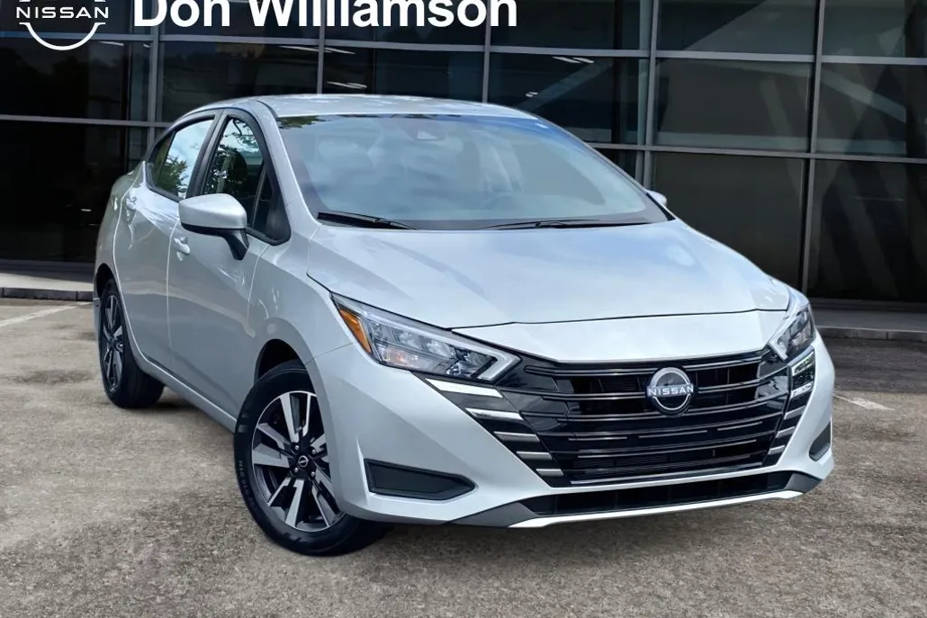 2025 Nissan Versa SV photo 1