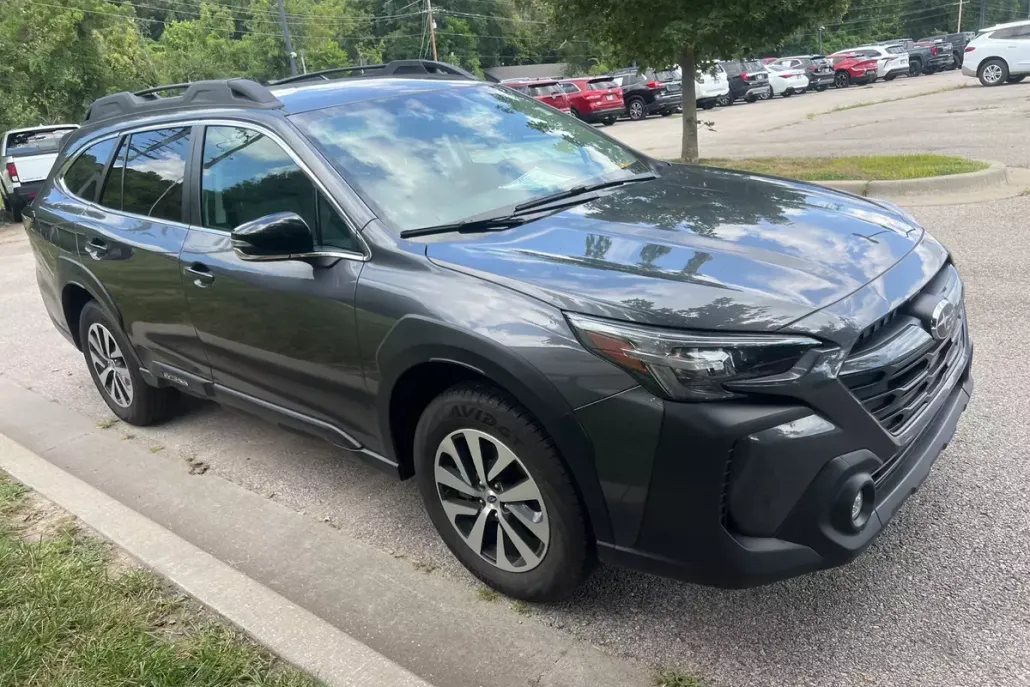2024 Subaru Outback Premium photo 1