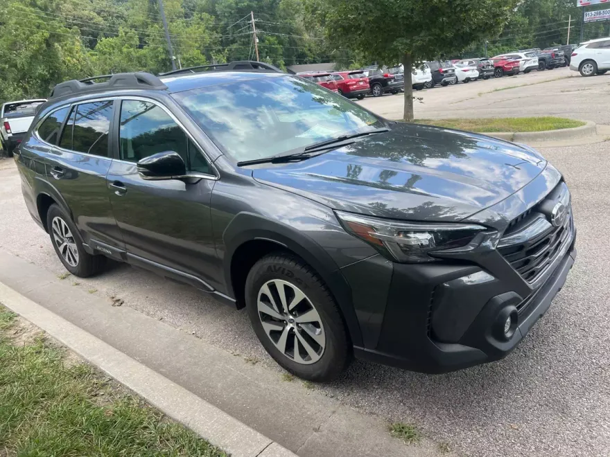 2024 Subaru Outback Premium photo 1