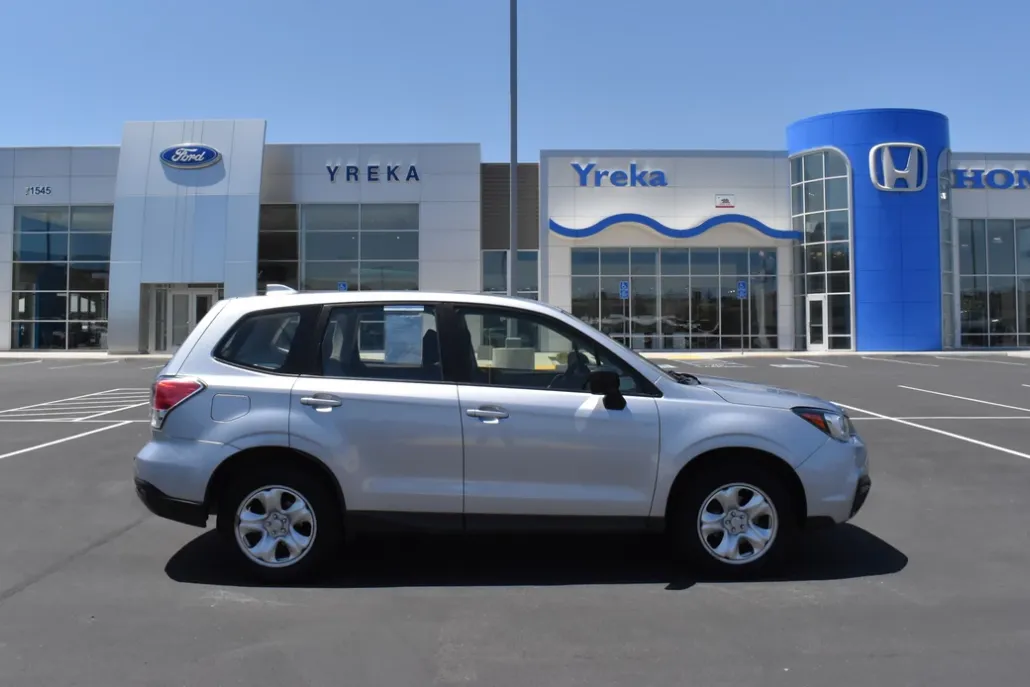 2017 Subaru Forester 2.5i photo 1