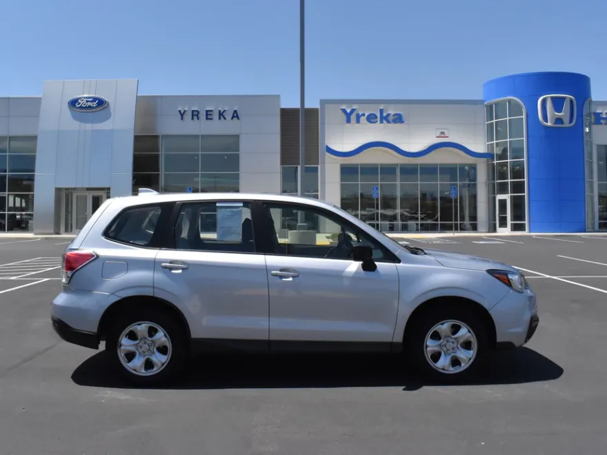 2017 Subaru Forester 2.5i photo 1
