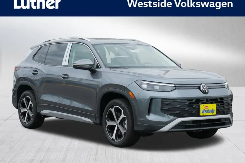 2025 Volkswagen Tiguan SE photo 1