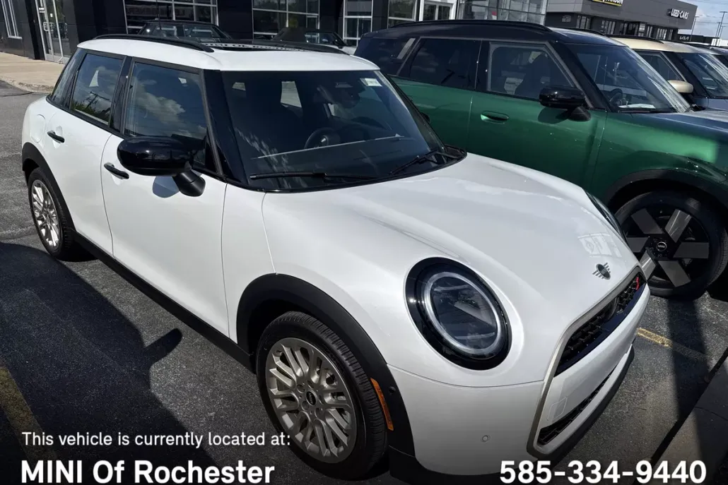2025 Mini Cooper 4 Door Hardtop S photo 1
