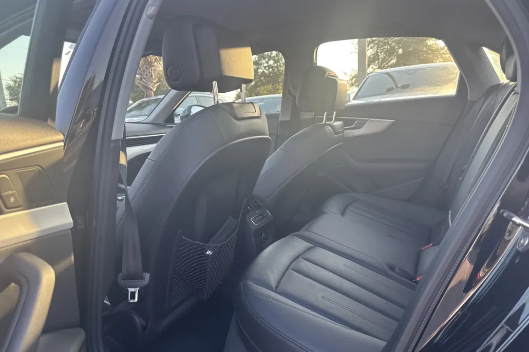 2017 Audi A4 TFSI Premium Quattro photo 1