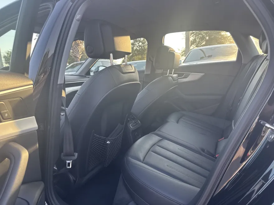 2017 Audi A4 TFSI Premium Quattro photo 1