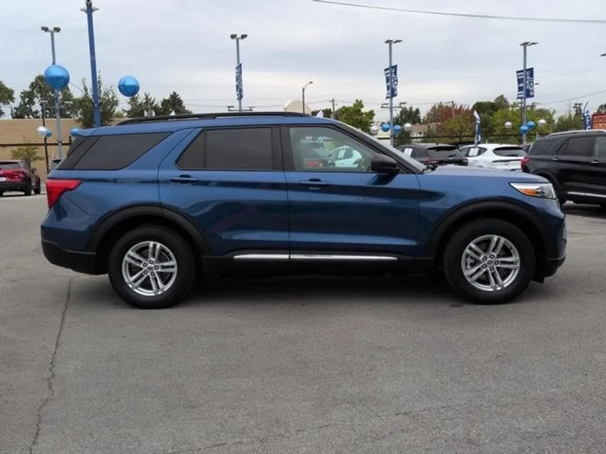 2022 Ford Explorer XLT photo 1