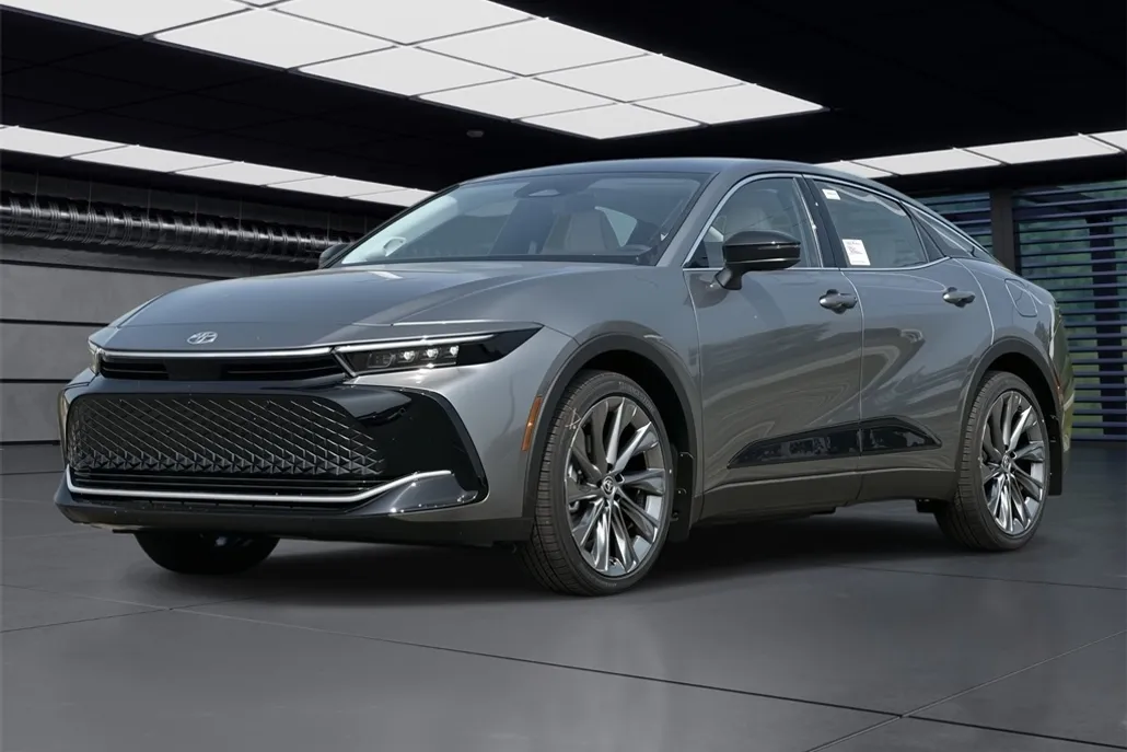 2026 Toyota Crown Limited photo 1