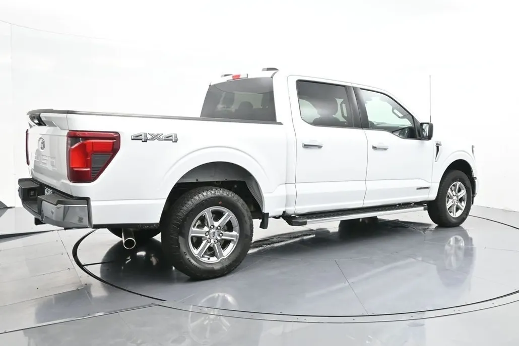 2024 Ford F-150 XLT photo 1