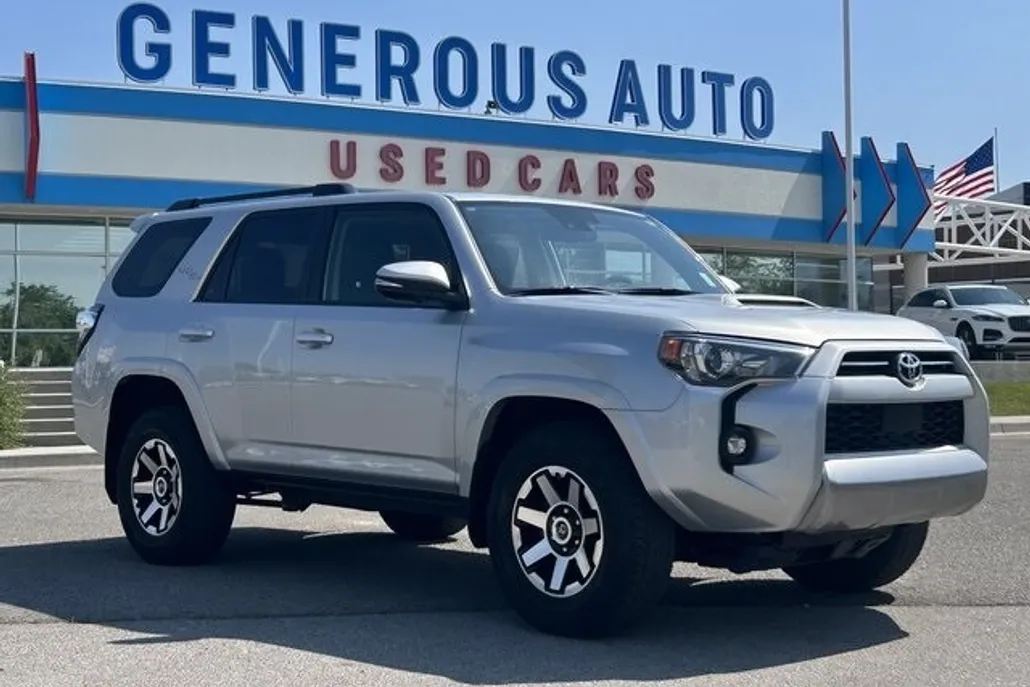 2023 Toyota 4Runner TRD Off-Road Premium photo 1