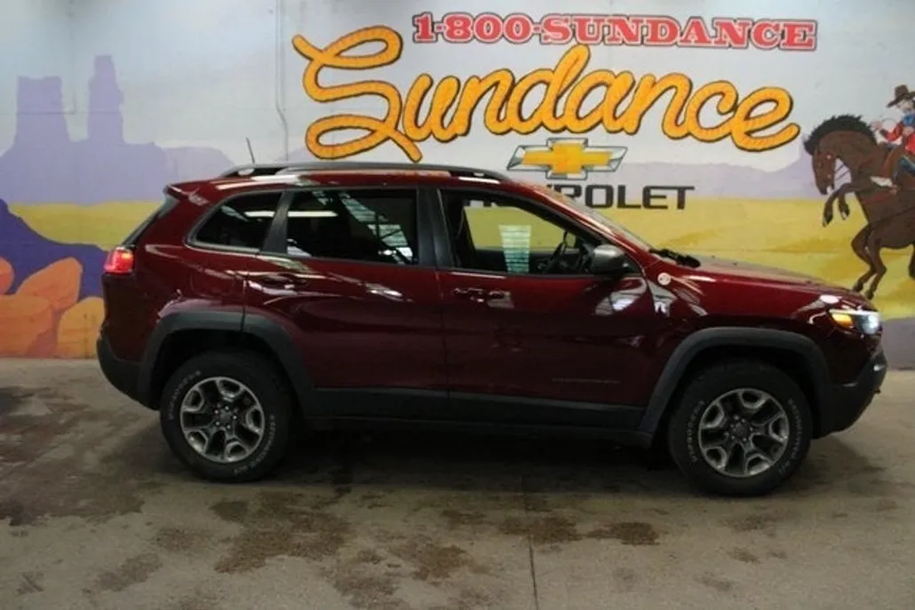 2019 Jeep Cherokee Trailhawk photo 1