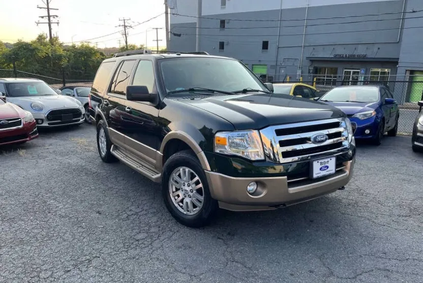 2014 Ford Expedition XLT photo 1