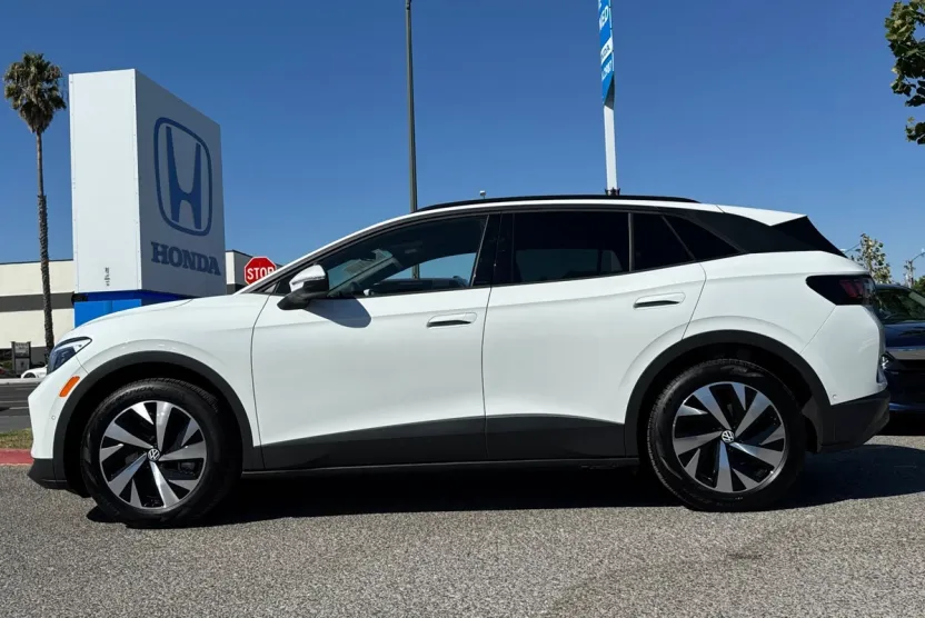 2024 Volkswagen ID.4 Standard photo 1