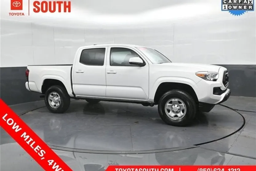 2022 Toyota Tacoma 4x4 SR photo 1
