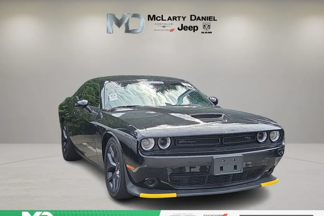2023 Dodge Challenger R/T photo 1