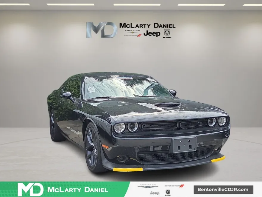 2023 Dodge Challenger R/T photo 1