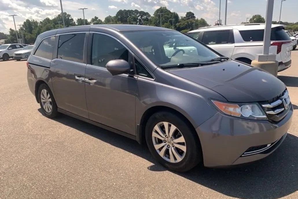 2016 Honda Odyssey EX-L photo 1