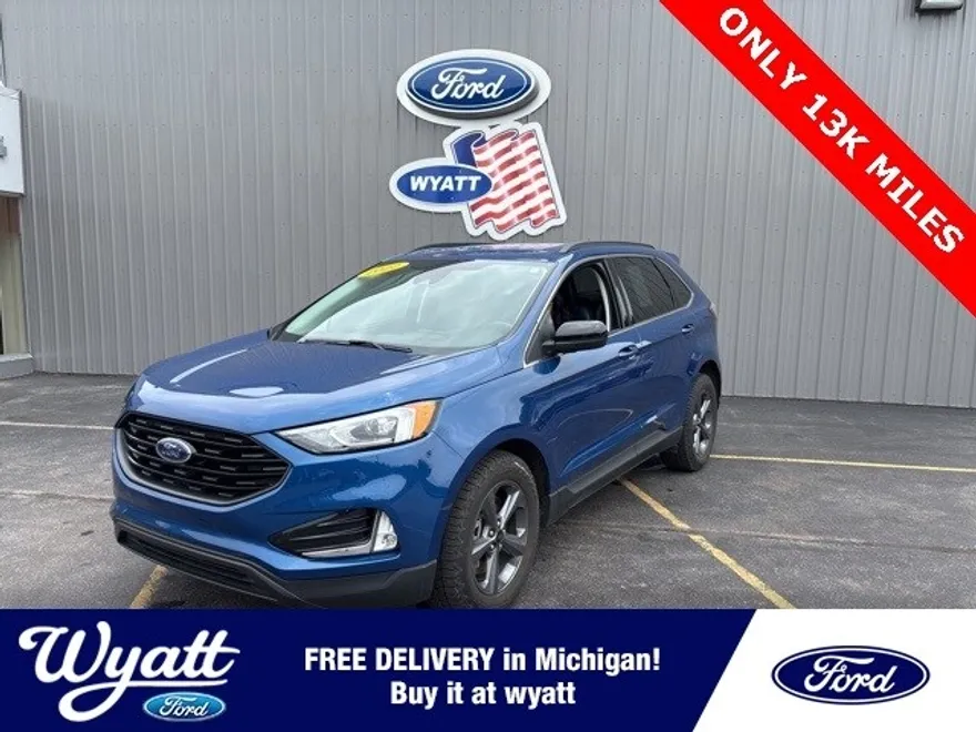 2022 Ford Edge SEL photo 1