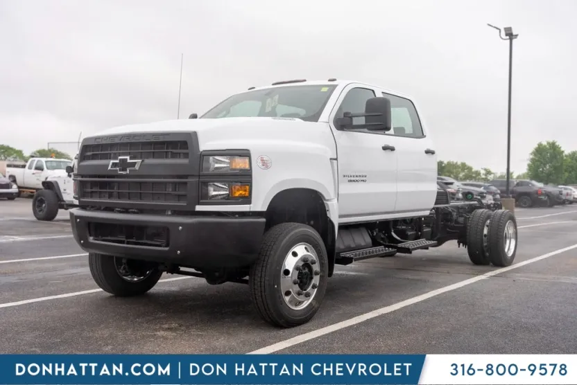 2024 Chevrolet Silverado 5500HD Work Truck photo 1