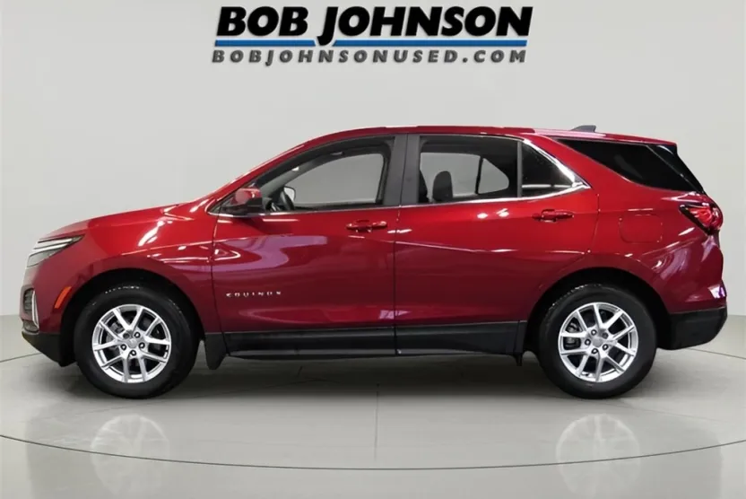 2024 Chevrolet Equinox LT photo 1