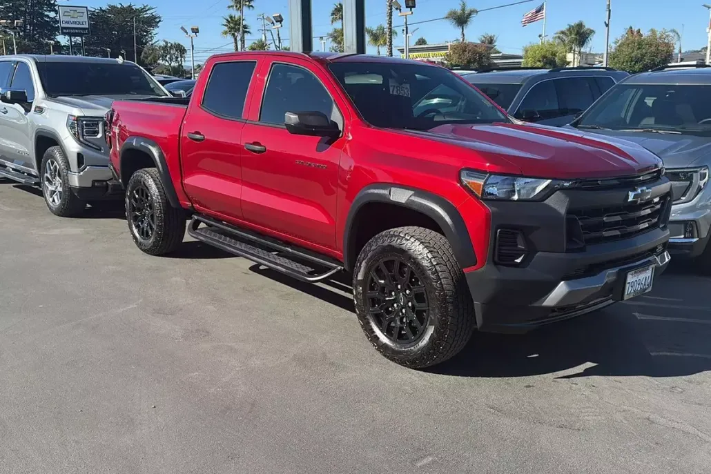 2024 Chevrolet Colorado Trail Boss photo 1