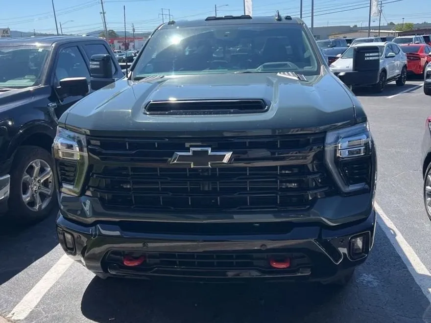 2025 Chevrolet Silverado 2500HD LTZ photo 1